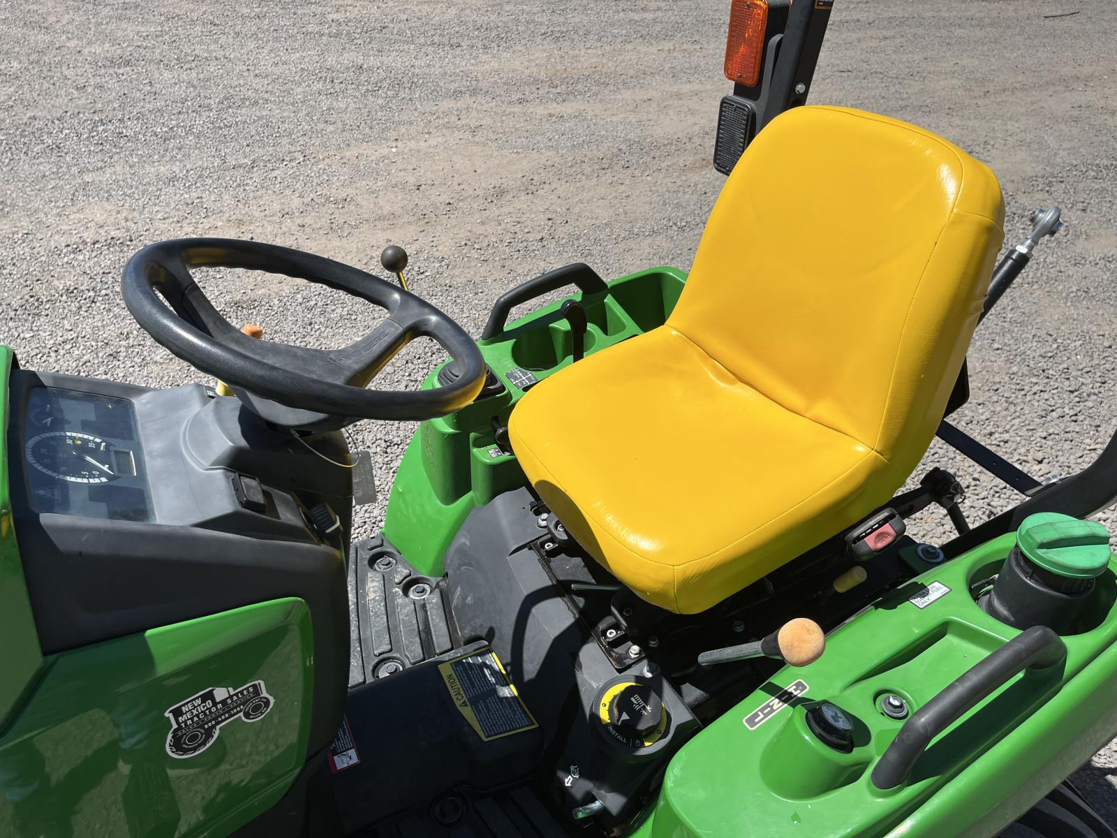 ./imagenes/INVOICE/2019/16954/TRACTOR JOHN DEERE 1023E (3).JPG